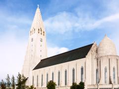 Eglise luthérienne et plus haut monument d'Islande